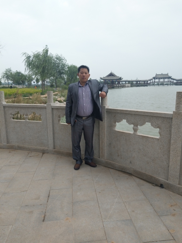 寻找爱的第一张照片--荆州相亲服务中心