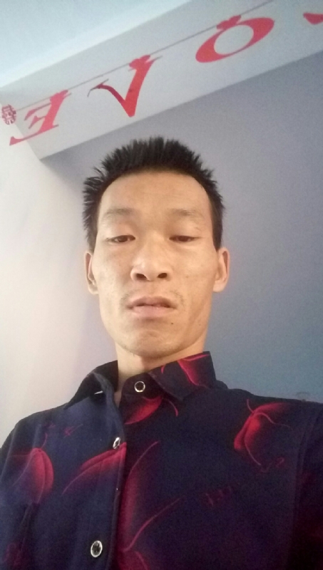 向阳的第一张照片--荆州相亲服务中心