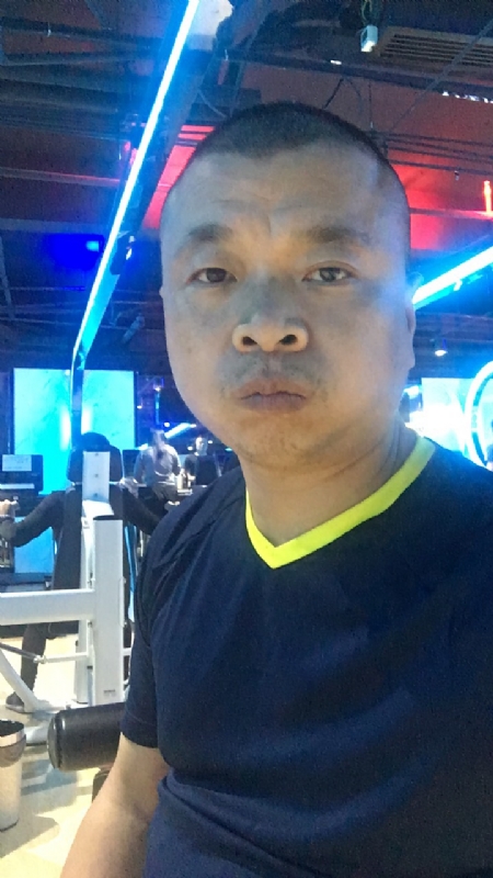 奋斗的第一张照片--荆州相亲服务中心