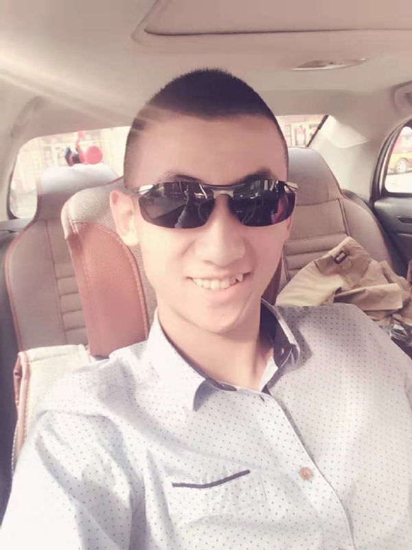 风雨的第一张照片--荆州相亲服务中心