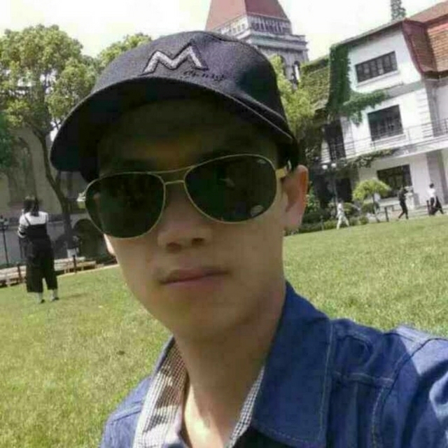 龙小华的第一张照片--荆州相亲服务中心