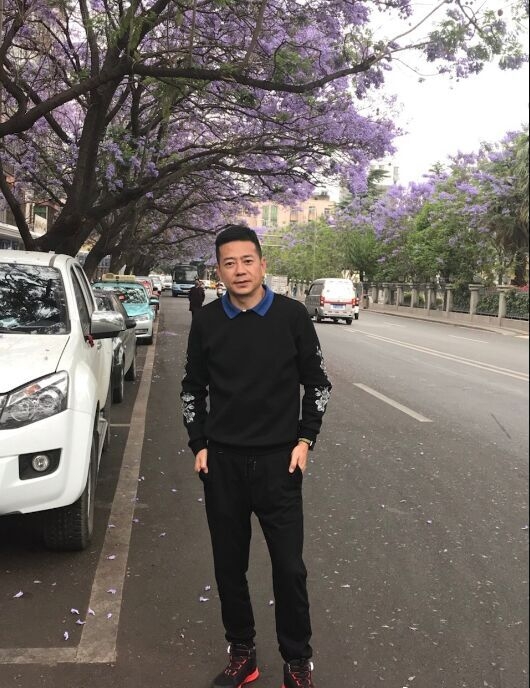 宁静致远的第一张照片--荆州相亲服务中心