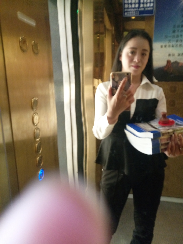 铿锵玫瑰的第一张照片--荆州相亲服务中心