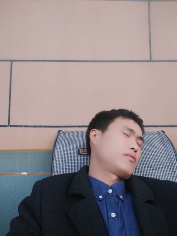 有钱爱情才能长久的第一张照片--荆州相亲服务中心