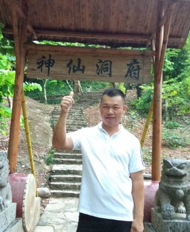 强仔的第一张照片--荆州相亲服务中心