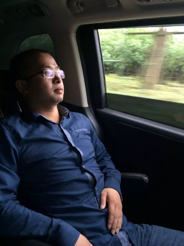 世界那么大的第三张照片--荆州相亲服务中心