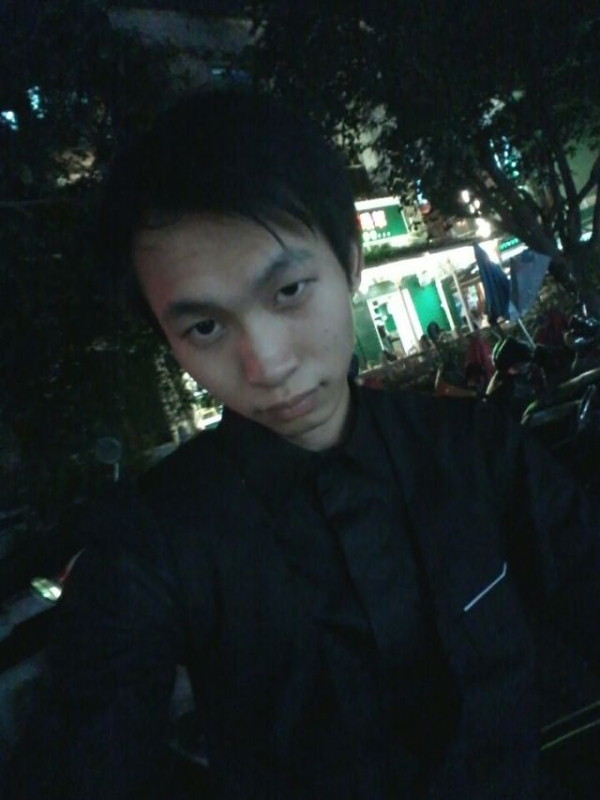 瞬间回眸的第一张照片--荆州相亲服务中心