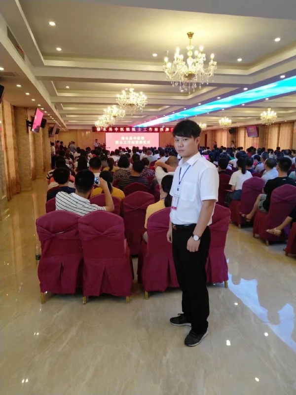 坦然的第一张照片--荆州相亲服务中心