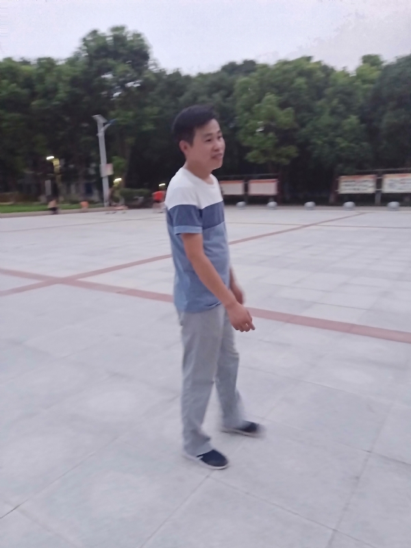 一笑的第一张照片--荆州相亲服务中心