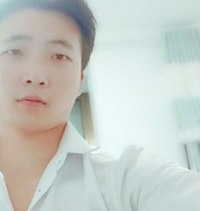 华英雄的第一张照片--荆州相亲服务中心