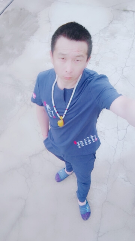 一叶之秋的第一张照片--荆州相亲服务中心