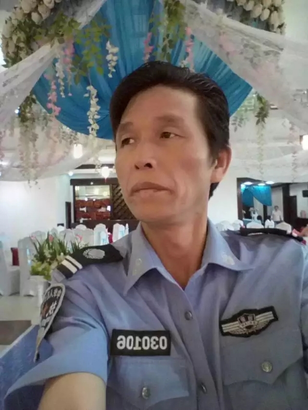 卧窗听雨的第二张照片--荆州相亲服务中心