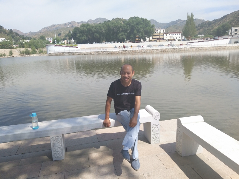 大漠独行的第一张照片--荆州相亲服务中心