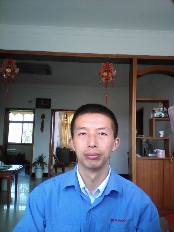 红玫瑰的第一张照片--荆州相亲服务中心