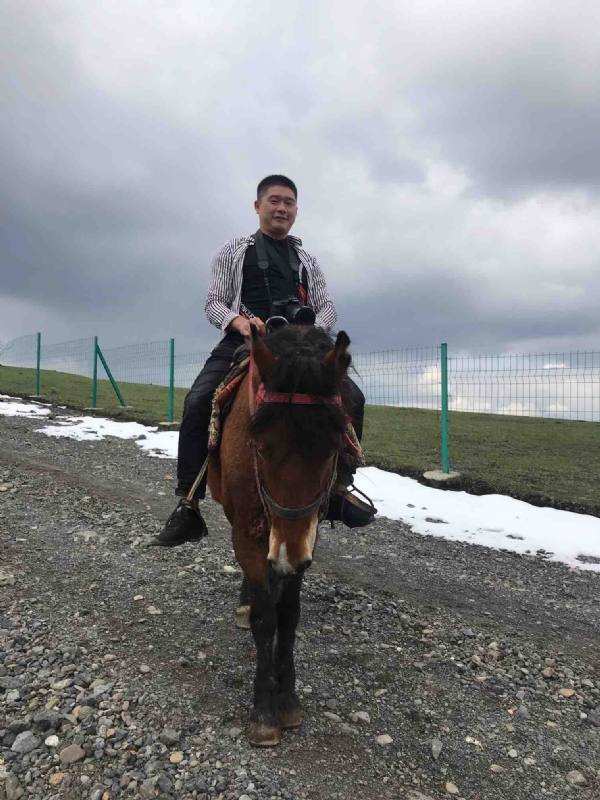 一个人的第一张照片--荆州相亲服务中心