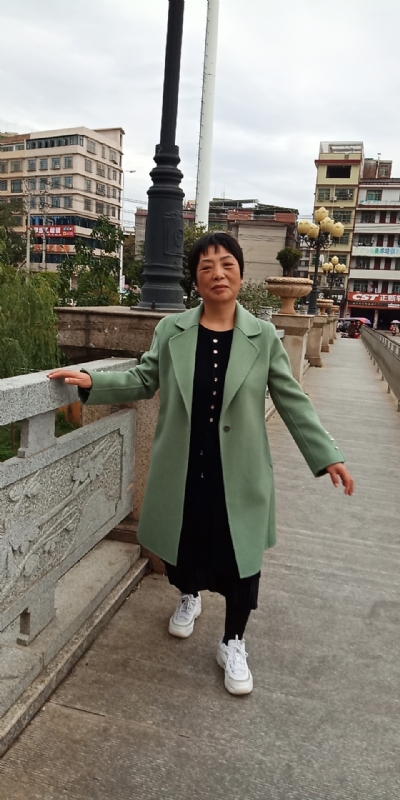 小玲的第一张照片--荆州相亲服务中心