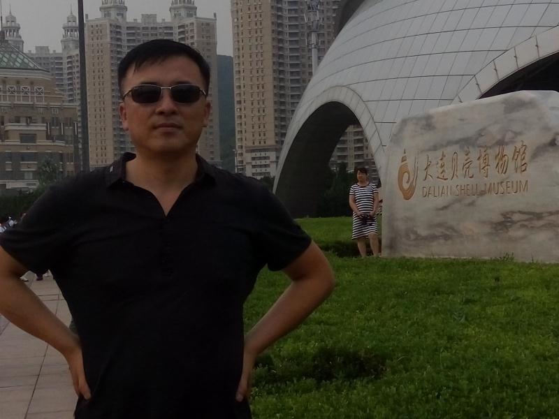 豁达的第一张照片--荆州相亲服务中心