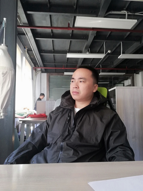 左眼皮跳跳的第一张照片--荆州相亲服务中心