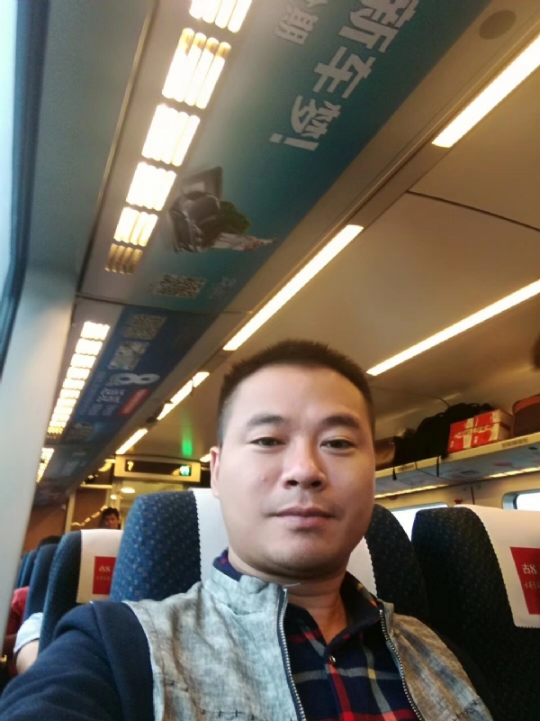 等爱的人的第一张照片--荆州相亲服务中心