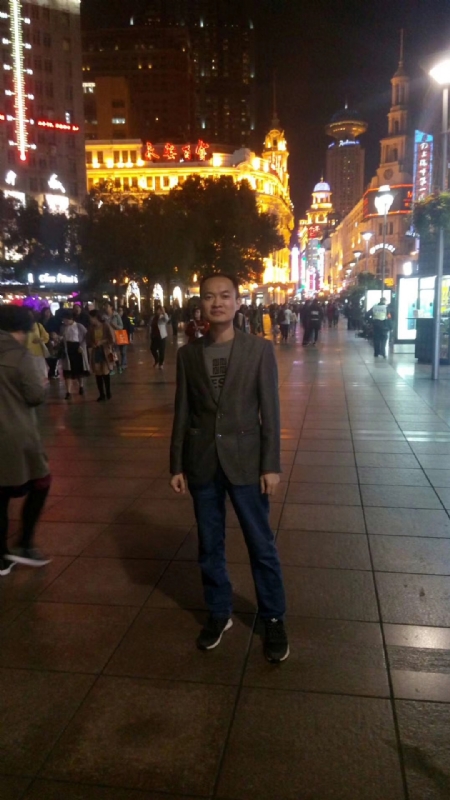 水池养鱼的第一张照片--荆州相亲服务中心