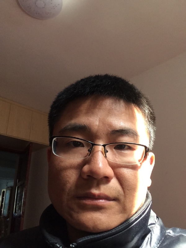 余浩浩的第一张照片--荆州相亲服务中心