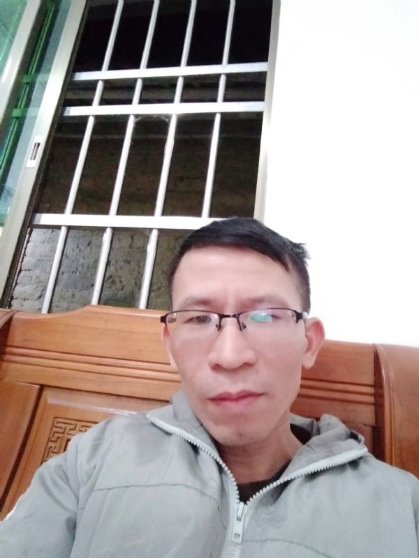 奋斗的第一张照片--荆州相亲服务中心