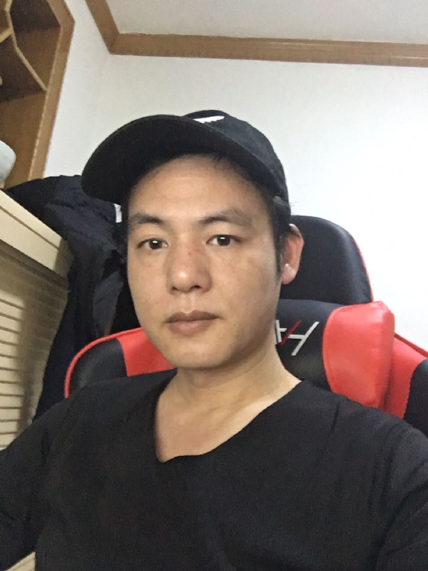 扛枪打鸟的第一张照片--荆州相亲服务中心