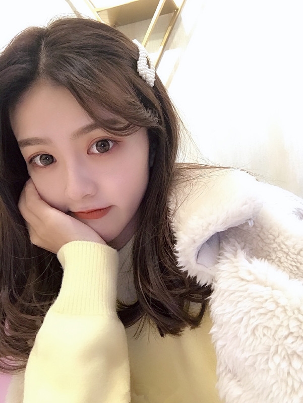 薇薇外送的第一张照片--荆州相亲服务中心