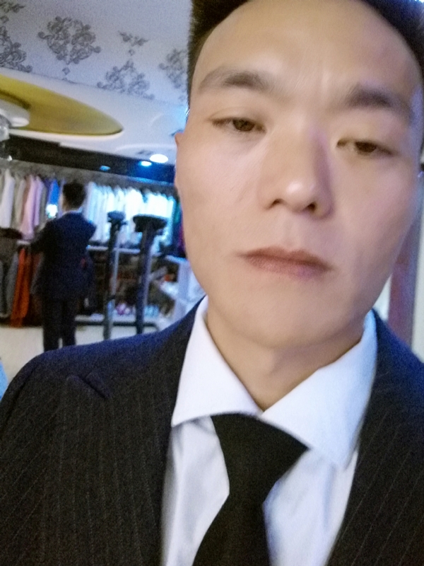 醉酒的蝴蝶的第二张照片--荆州相亲服务中心