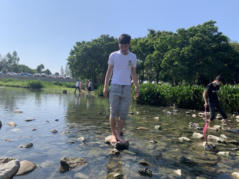 放假吃鸡的第一张照片--荆州相亲服务中心