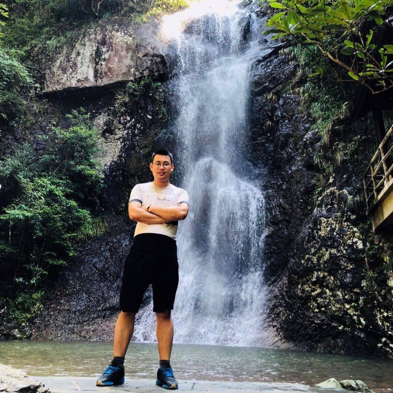 宁静致远的第一张照片--荆州相亲服务中心