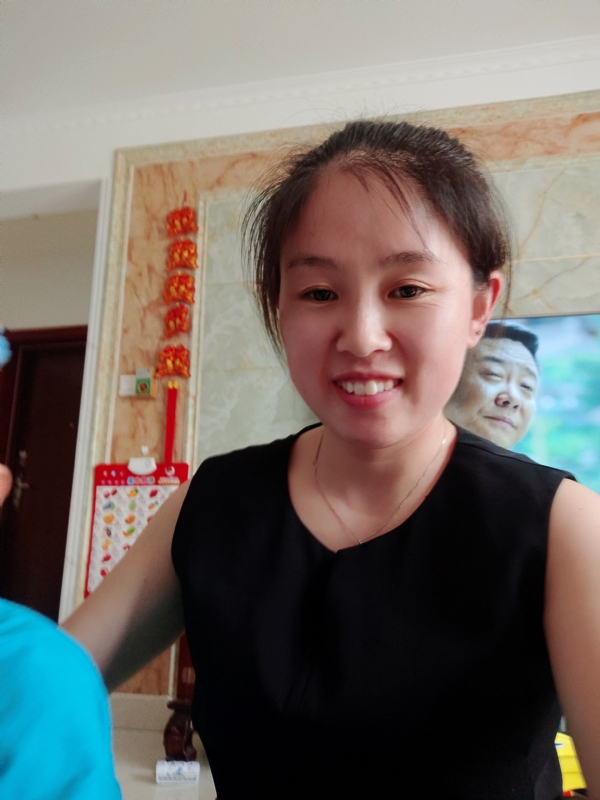 睿智的第一张照片--荆州相亲服务中心