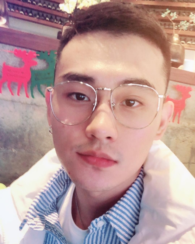 胡强很孤单的第一张照片--荆州相亲服务中心