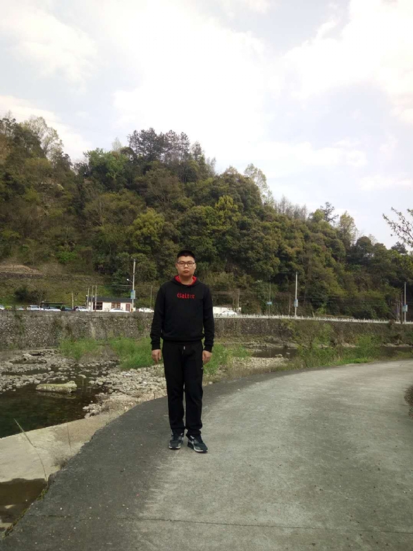 等着上钩的鱼的第一张照片--荆州相亲服务中心