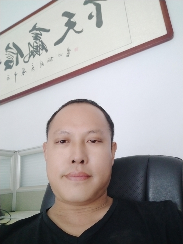 山丘的第三张照片--荆州相亲服务中心