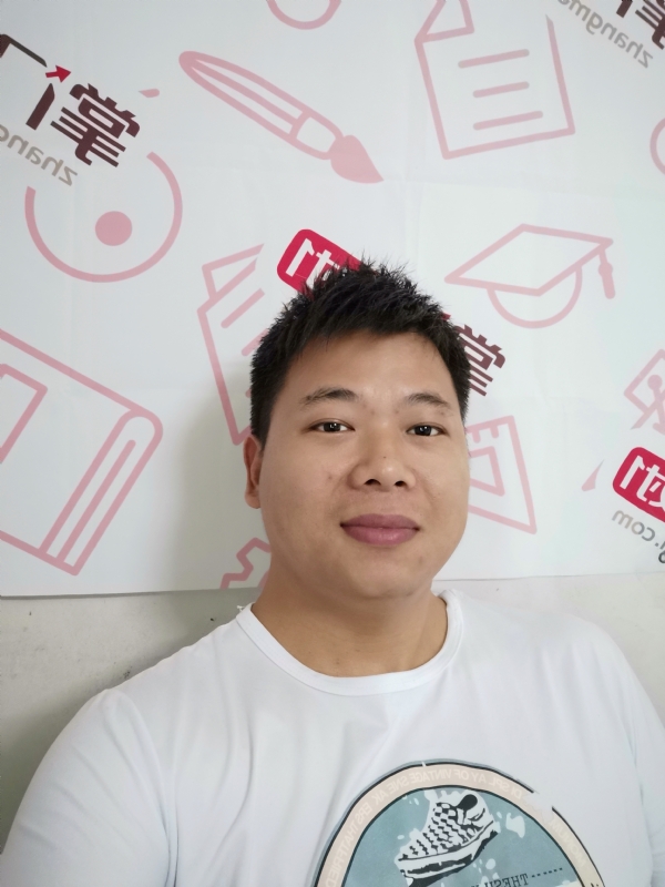 轻静地行走着的第一张照片--荆州相亲服务中心