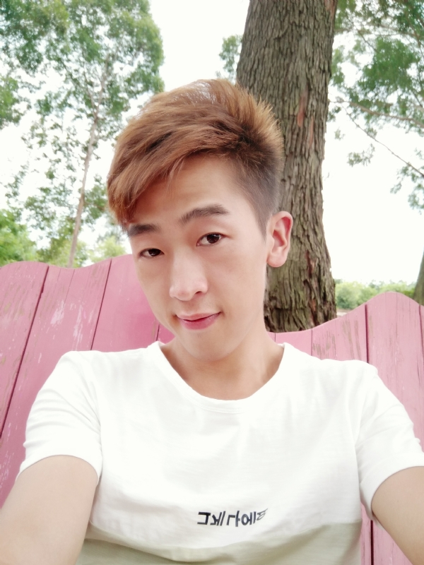 一觉睡到小时候的第一张照片--荆州相亲服务中心