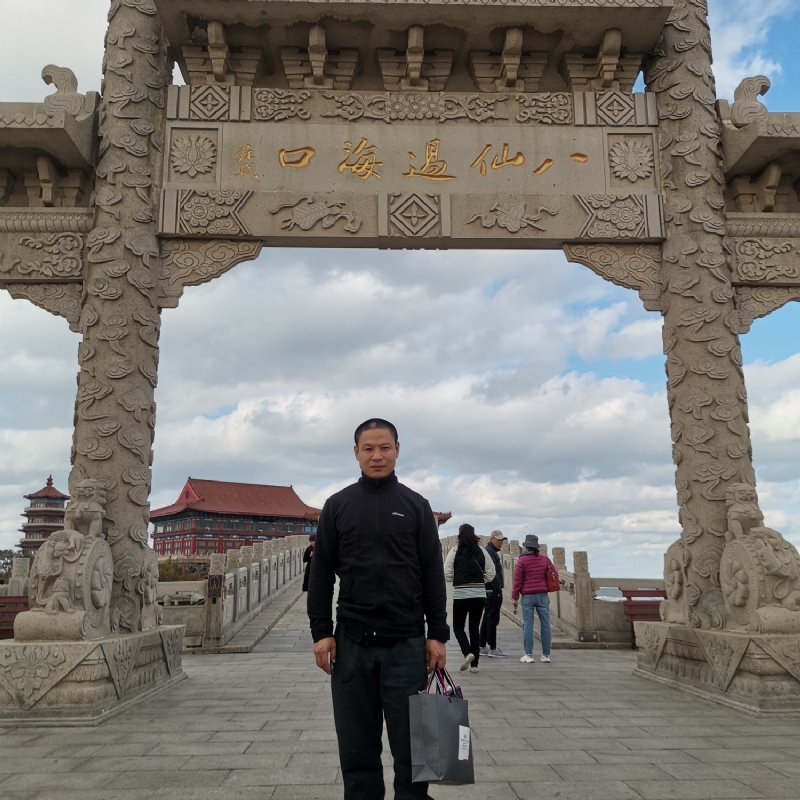 向日葵的微笑的第一张照片--荆州相亲服务中心