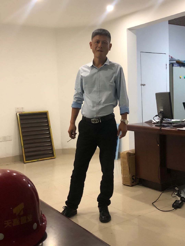 郁闷之中的第一张照片--荆州相亲服务中心