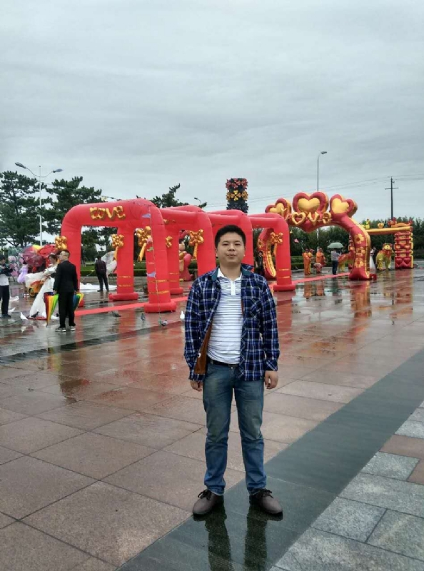 在奋斗的第三张照片--荆州相亲服务中心