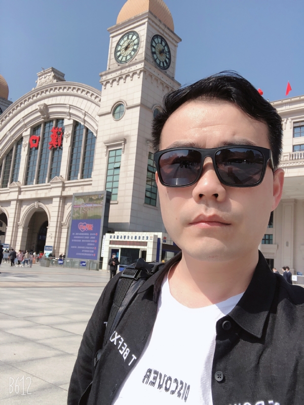 楚河畔的第一张照片--荆州相亲服务中心