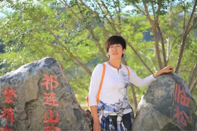 弱水河边青春草的第一张照片--荆州相亲服务中心