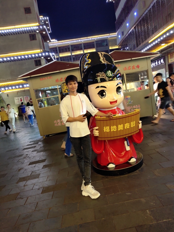 圆嘟嘟的瘦子的第一张照片--荆州相亲服务中心