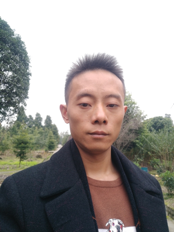 携手白头的第二张照片--荆州相亲服务中心