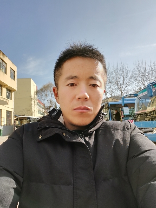 孤独的云的第三张照片--荆州相亲服务中心