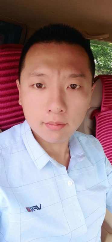 霄上的第二张照片--荆州相亲服务中心