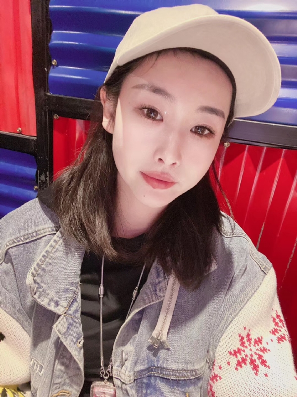 玲珑的第一张照片--荆州相亲服务中心