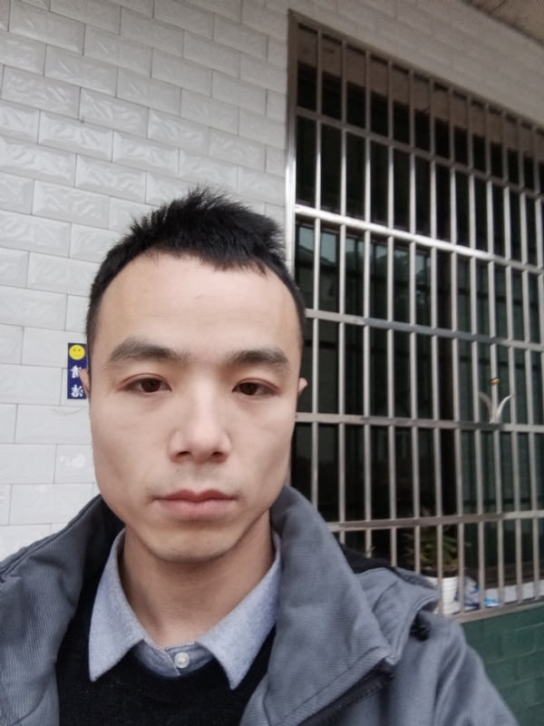 笑得那么开心的第一张照片--荆州相亲服务中心
