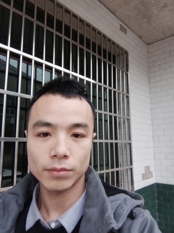 笑得那么开心的第三张照片--荆州相亲服务中心