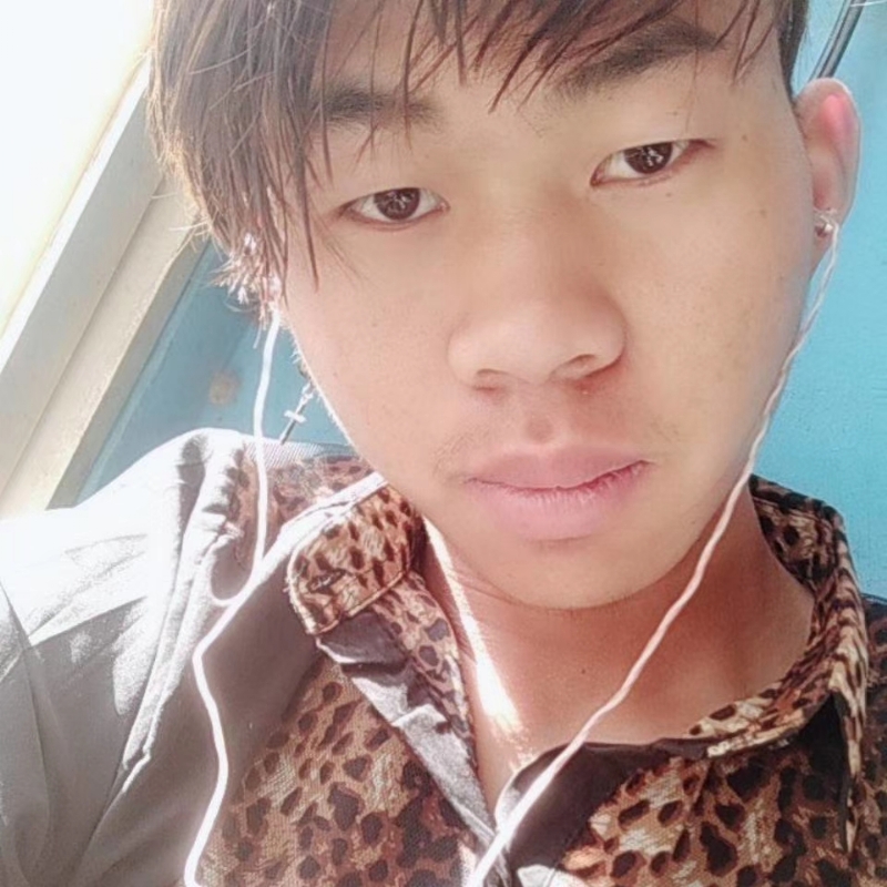 少年不在少的第三张照片--荆州相亲服务中心